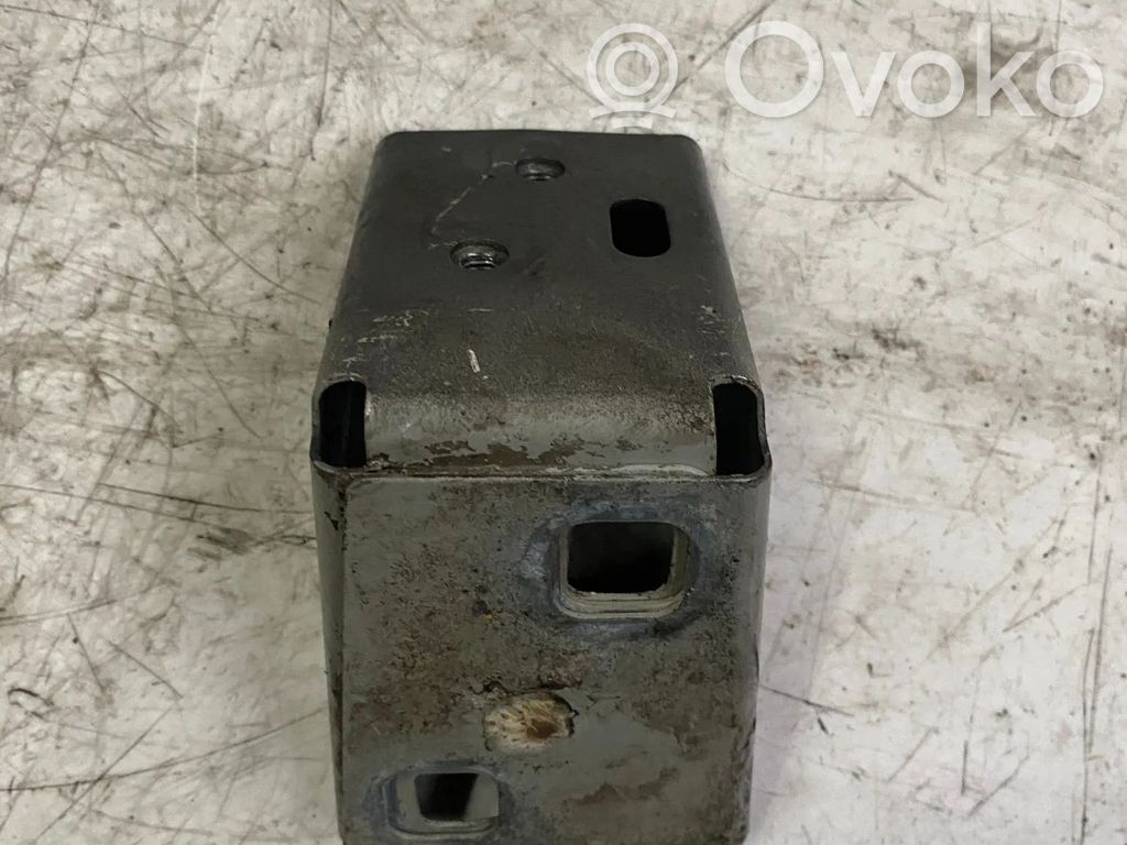 Radiator support slam panel bracket   BK3116D154AA