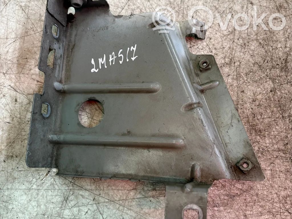 Renault Master III Bridă fixare aripă față 