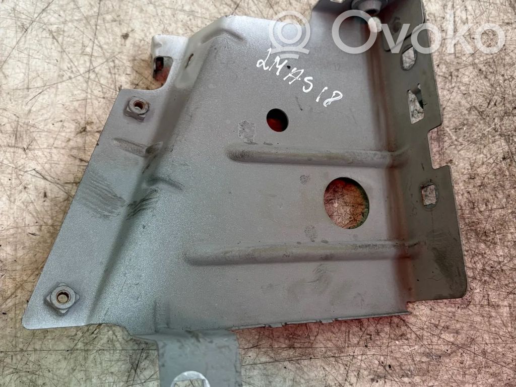 Renault Master III Bridă fixare aripă față 