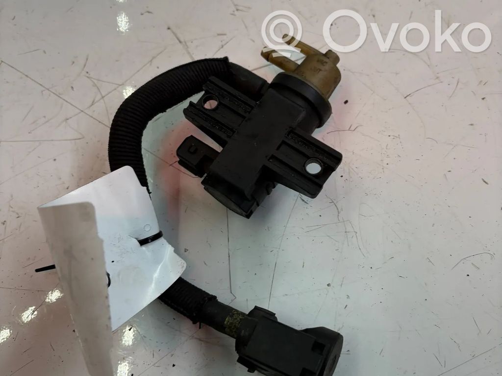 Renault Master III Engine mount vacuum valve 