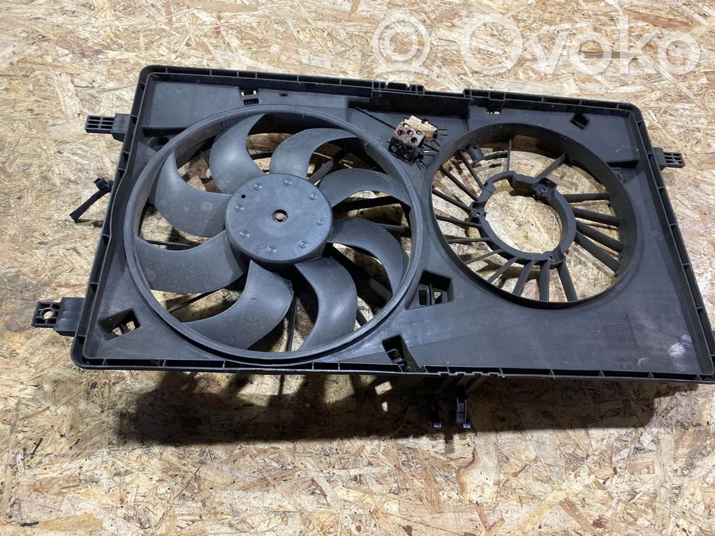 Renault Master III Suport ventilator radiator 