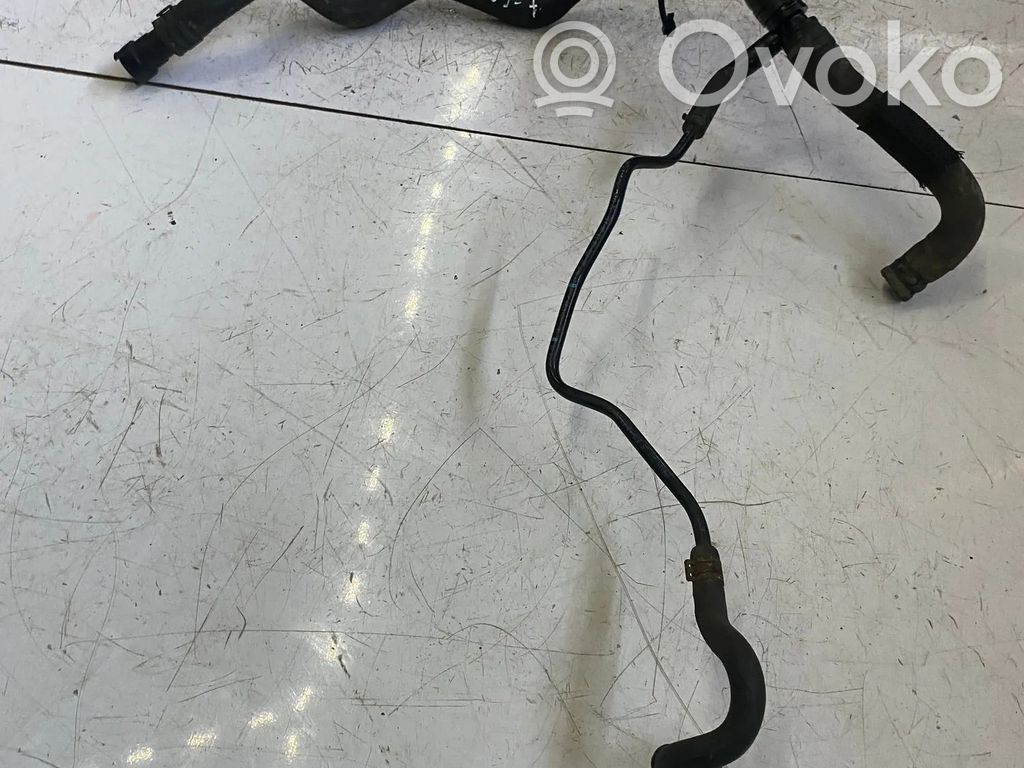 Engine coolant pipe/hose