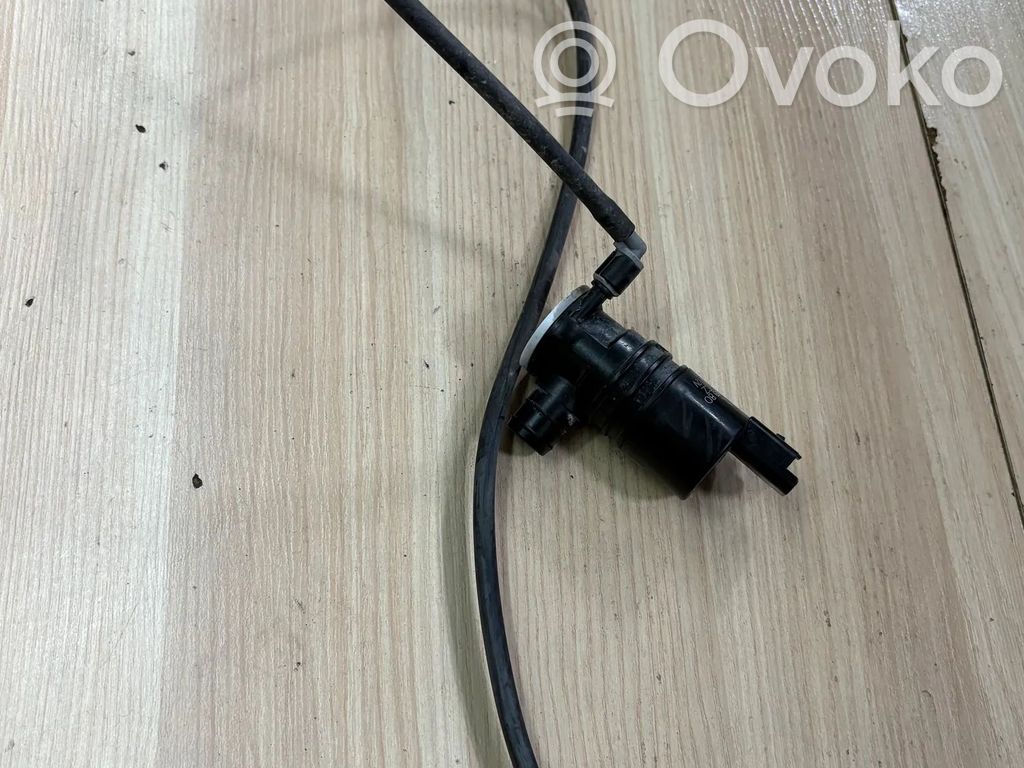 Opel Vivaro Windscreen/windshield washer pump 