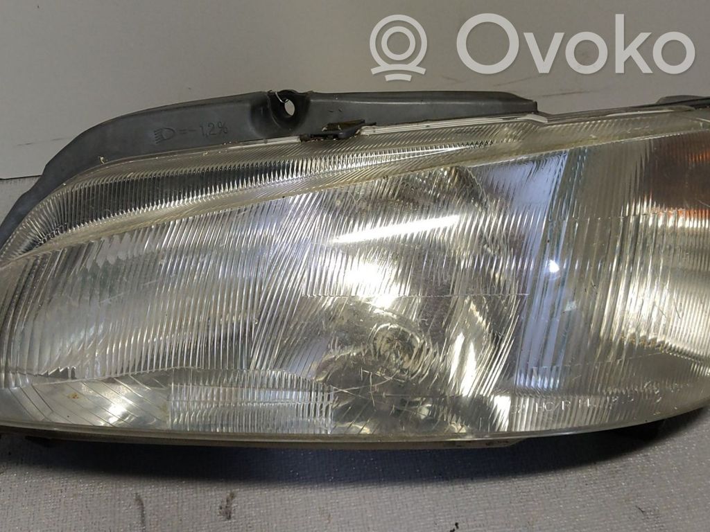 Peugeot 106 Lampa przednia 