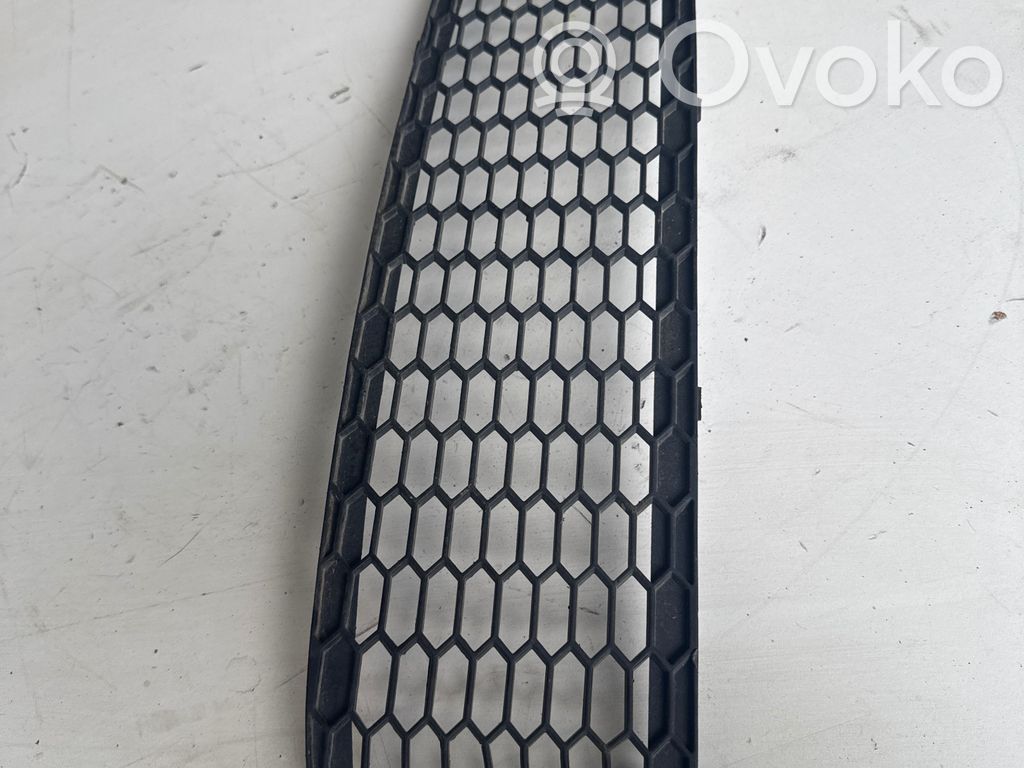 BMW 1 E81 E87 Front bumper lower grill 