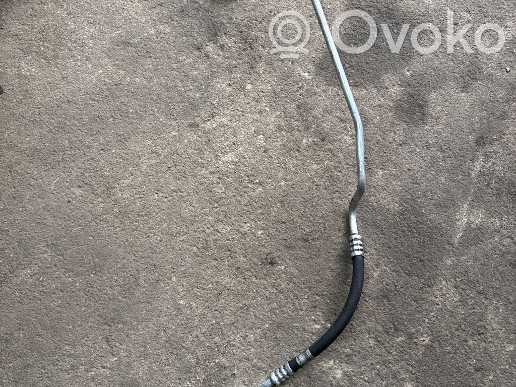 BMW 3 E90 E91 Ilmastointilaitteen putki (A/C) 