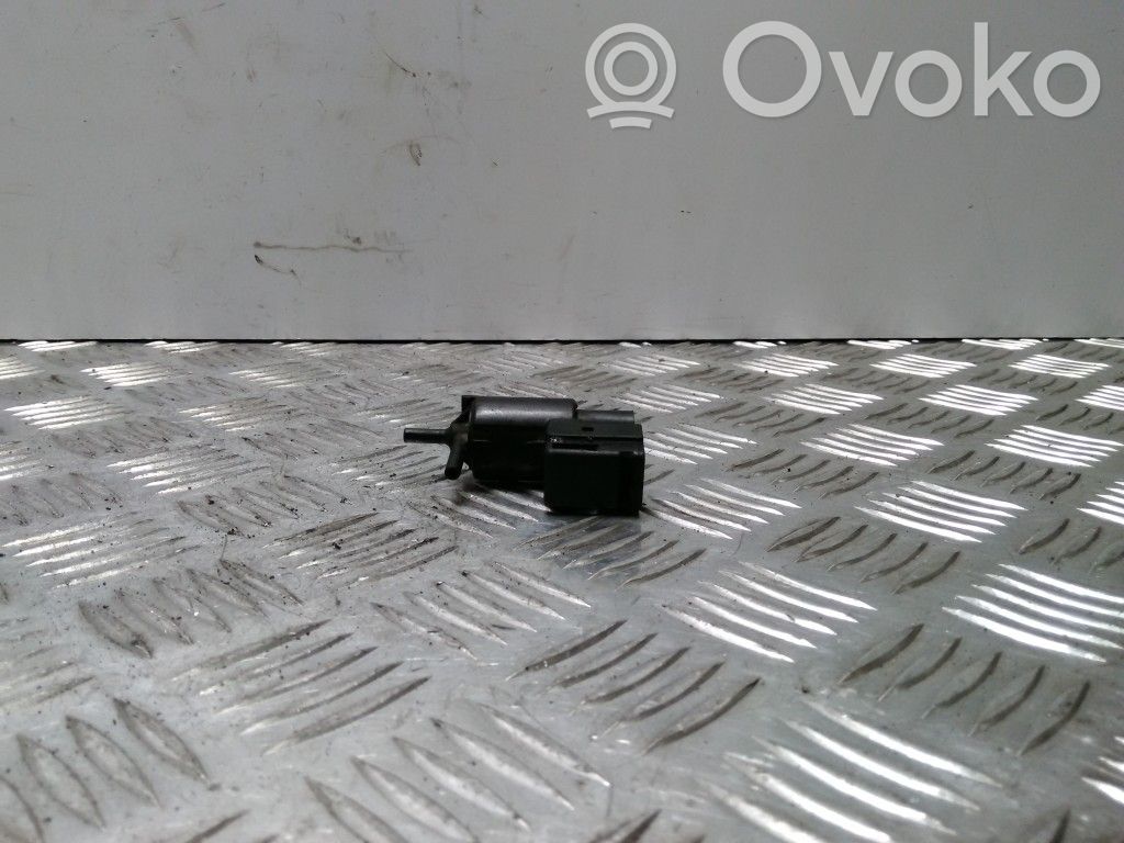 Válvula de vacío   K5T49091