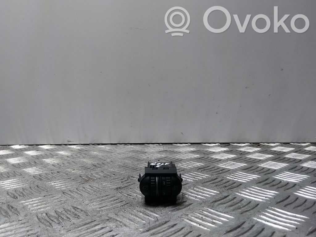 Volkswagen Golf V Headlight level height control switch 