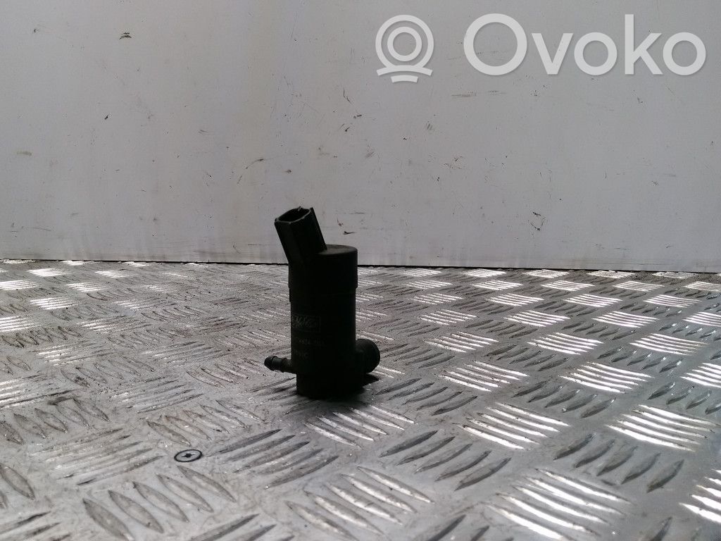 Volvo S80 Windscreen/windshield washer pump 