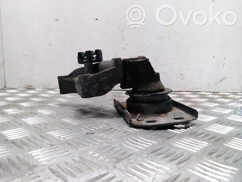 Renault Trafic II (X83) Engine mount bracket 