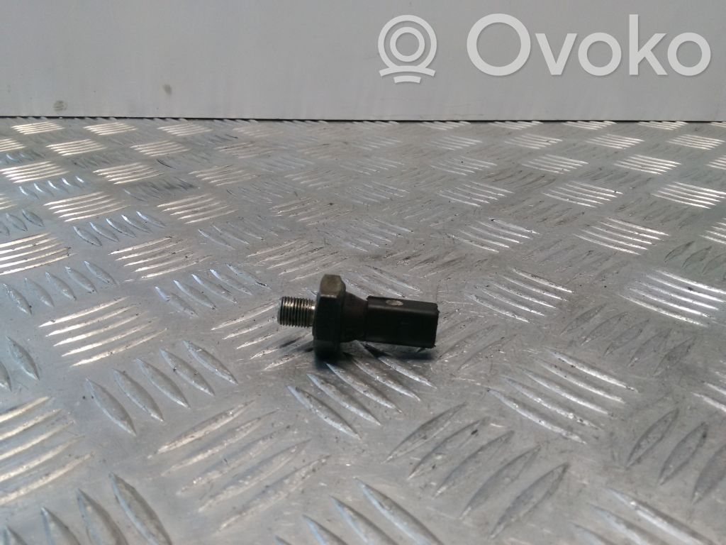 Audi A4 S4 B6 8E 8H Öldruckschalter 