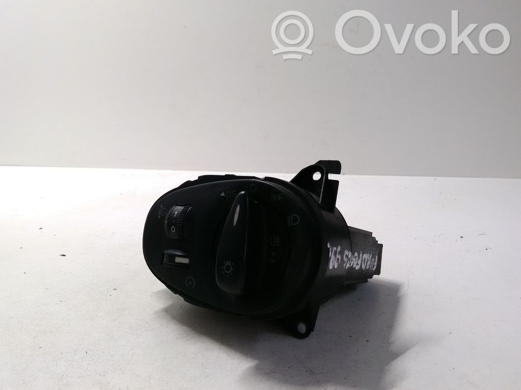 Ford Focus Light switch 