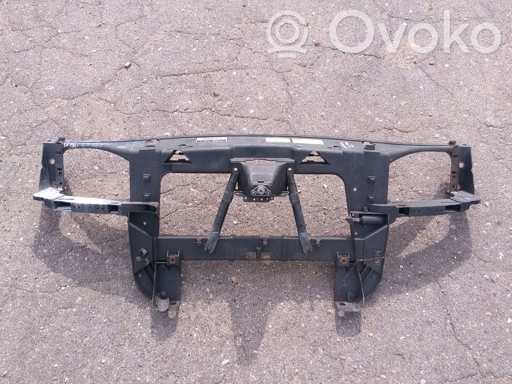 Ford Mondeo Mk III Jäähdyttimen kehyksen suojapaneeli 