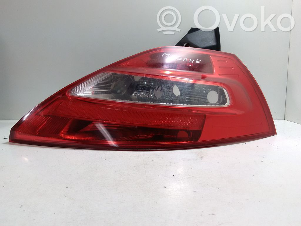 Renault Megane II Задний фонарь в кузове 