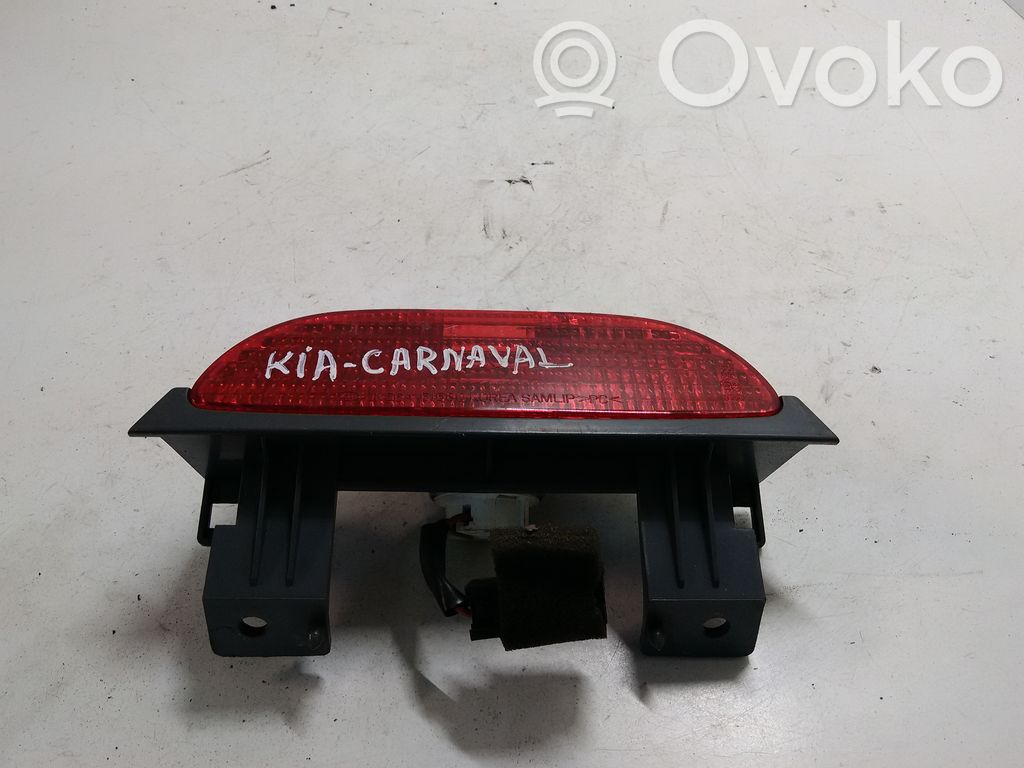 KIA Carnival Third/center stoplight 