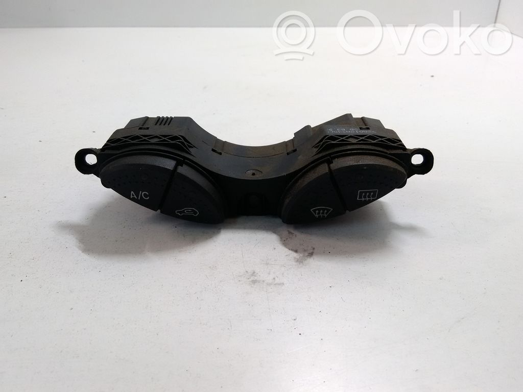 Ford Focus Windscreen/window heater switch 
