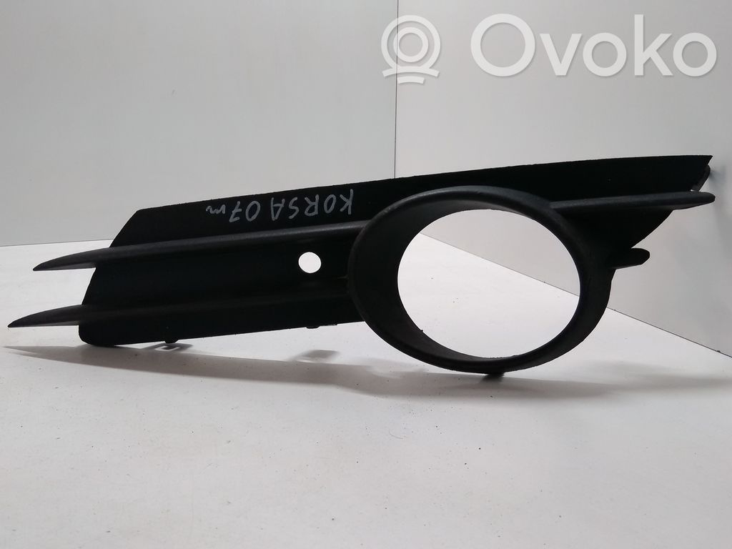 Opel Corsa D Etusumuvalon ritilä 