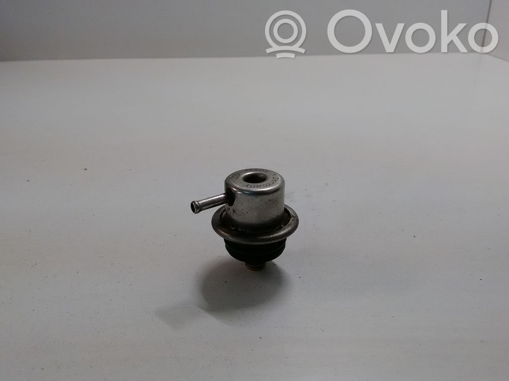 Volkswagen Golf IV Régulateur de pression de carburant 