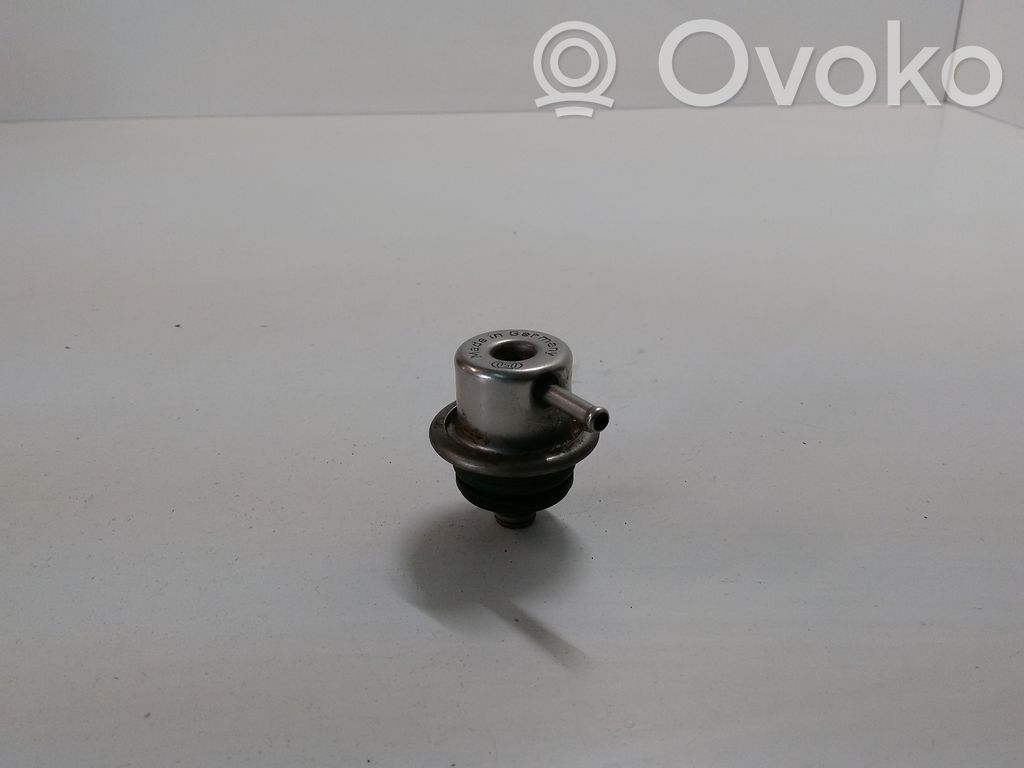 Volkswagen Golf IV Régulateur de pression de carburant 