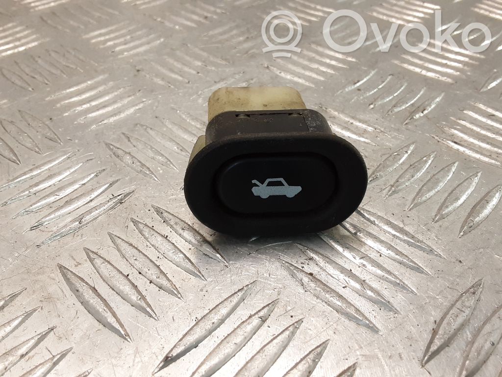 Saab 9000 CS Tailgate opening switch 