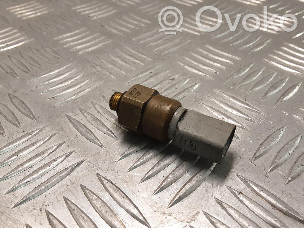Volkswagen Golf IV Oil pressure sensor 
