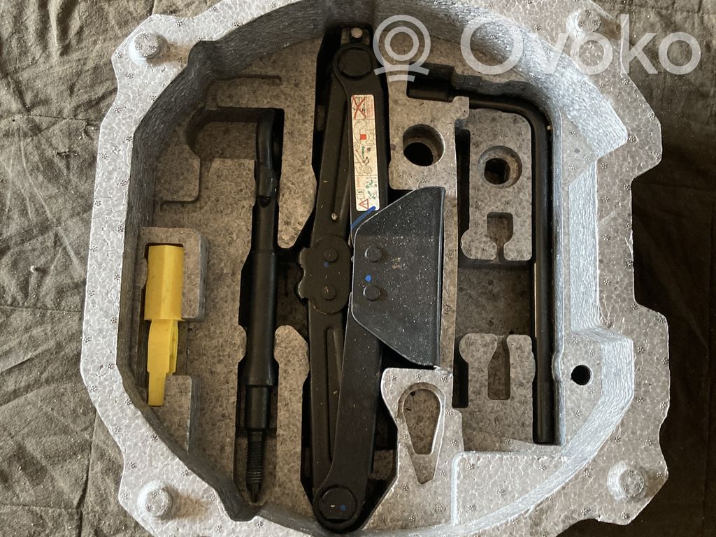 Citroen C5 Tool set 