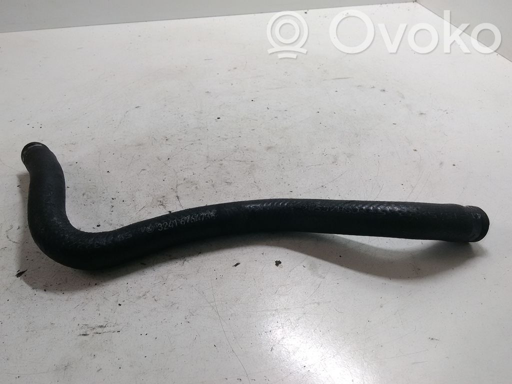 BMW 3 E90 E91 Moottorin vesijäähdytyksen putki/letku 