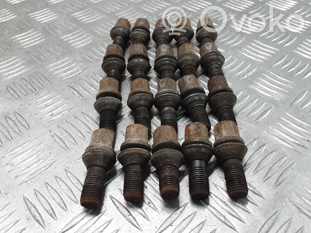 Nuts/bolts