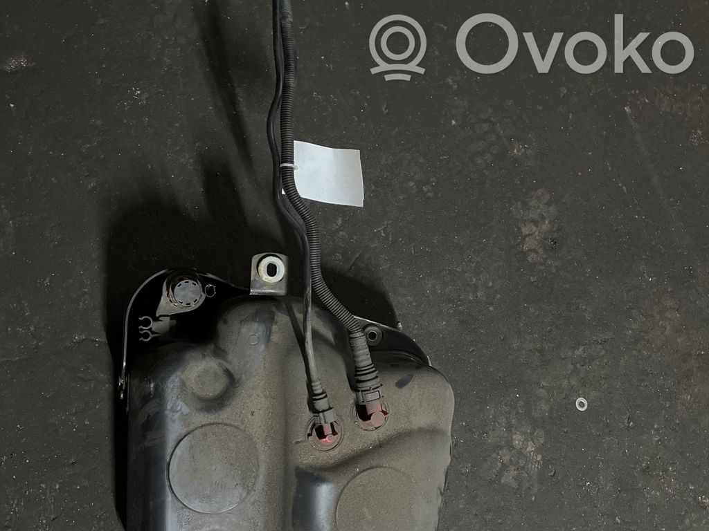 Audi A4 S4 B8 8K Zbiornik płynu AdBlue 