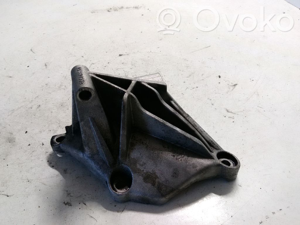 Engine mounting bracket   25350352