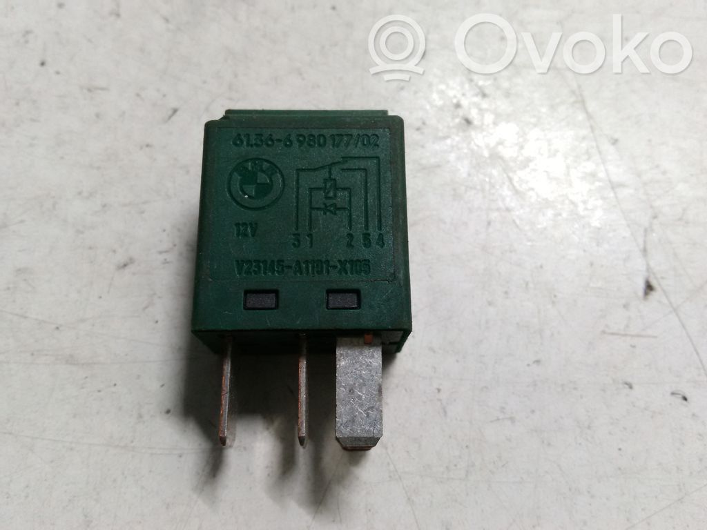 BMW 3 E90 E91 Other relay 