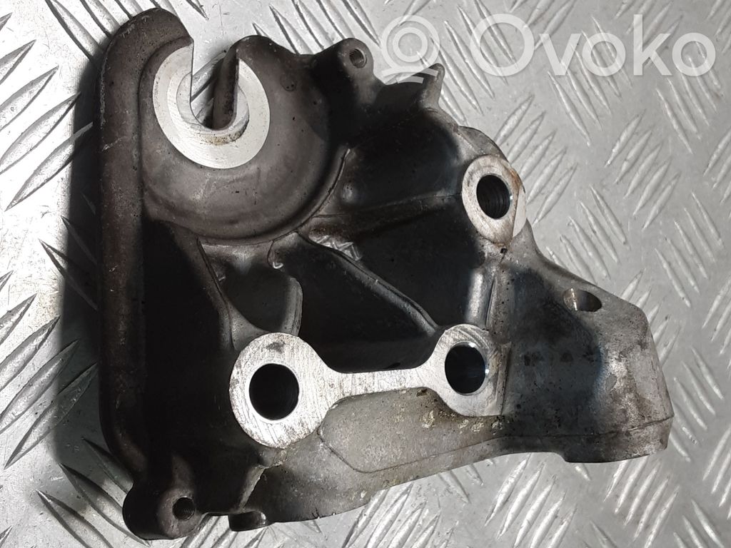 Engine mounting bracket   9682417480