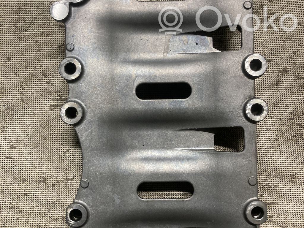 Peugeot Boxer Kita variklio detalė 