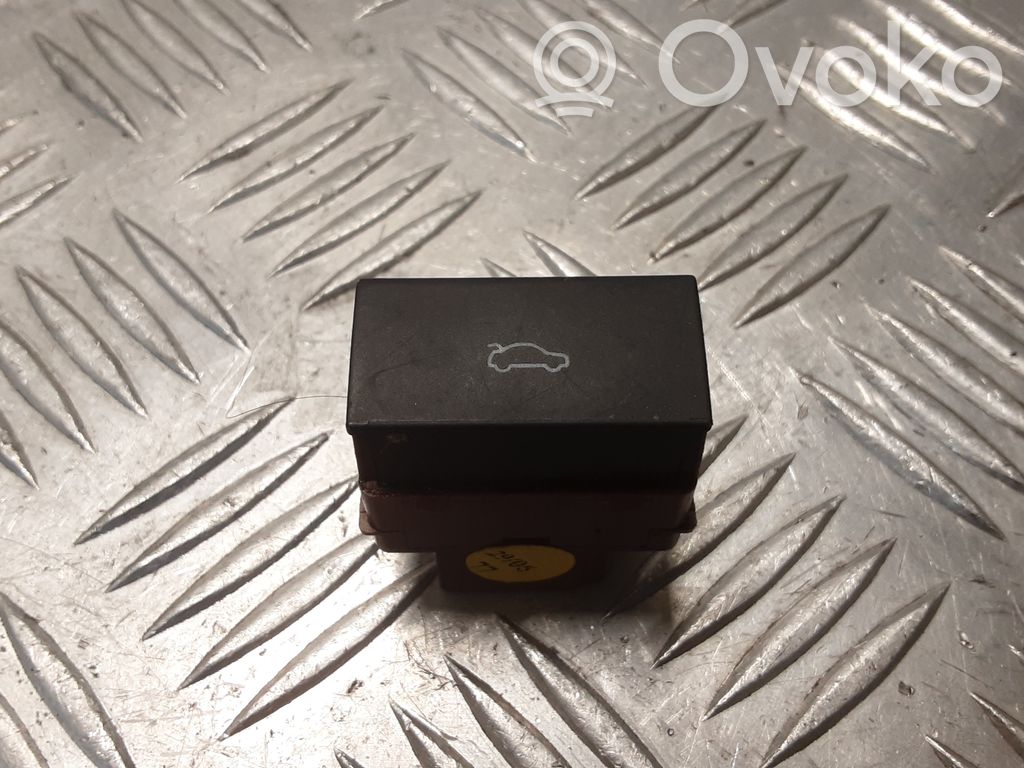 Audi A6 S6 C6 4F Tailgate opening switch 