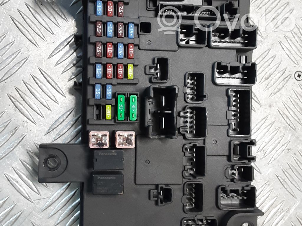Mitsubishi Outlander Fuse module 