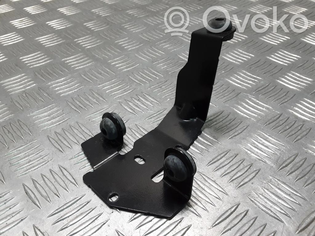 Volvo V40 Uchwyt / Mocowanie pompy ABS 