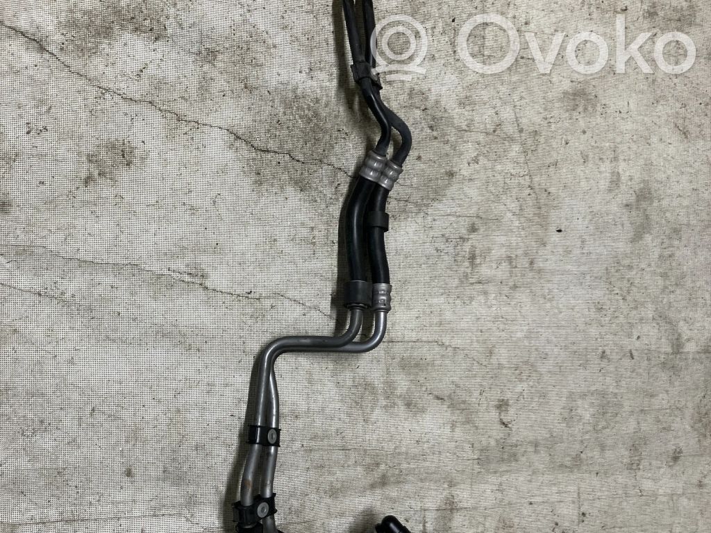 BMW 7 F01 F02 F03 F04 Pārnesumkārbas eļļas dzesētāja caurulīte (-es) / šļūtene (-es) 