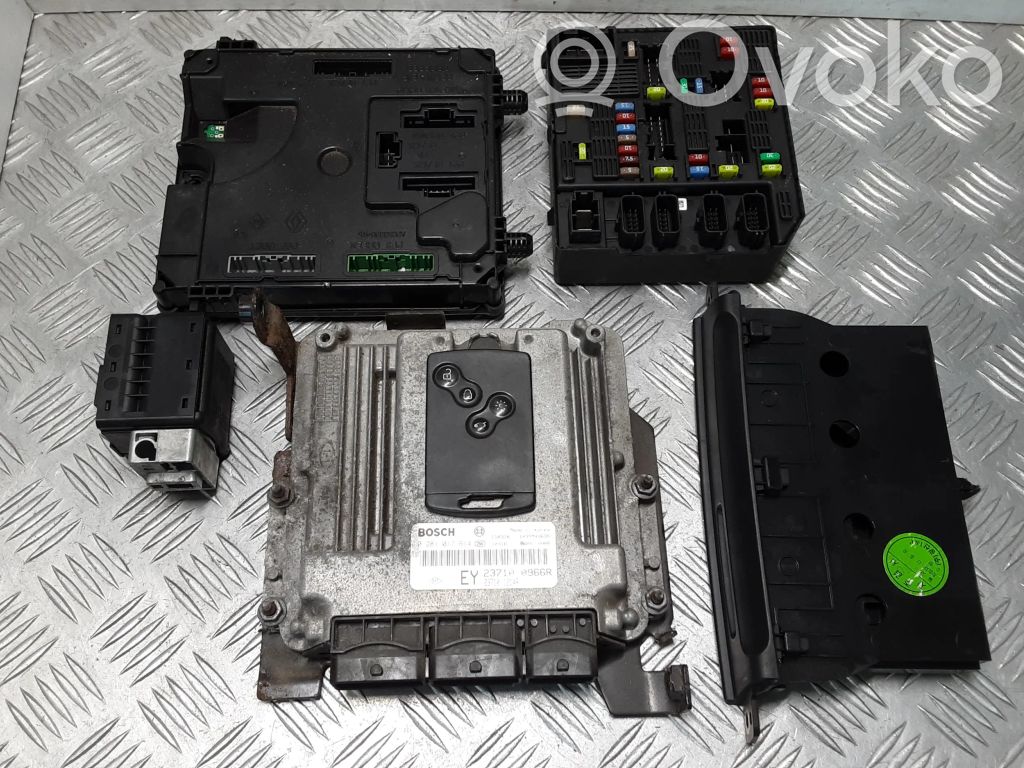 Renault Latitude (L70) Engine ECU kit and lock set 
