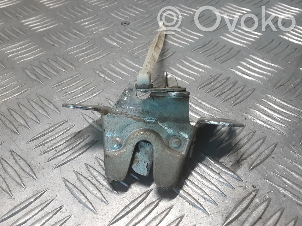 Loading door lock