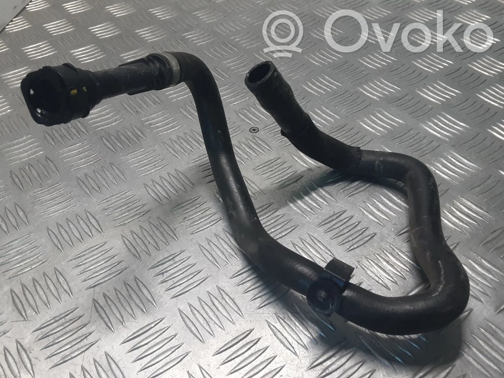 Volvo XC40 Engine coolant pipe/hose 
