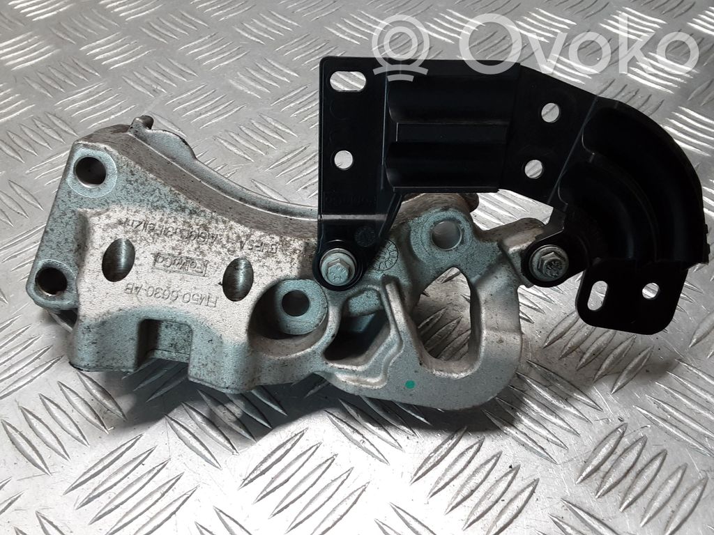 Ford Kuga II Engine mounting bracket 