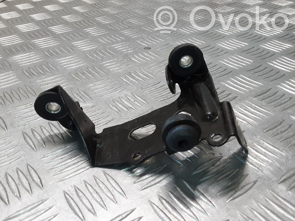 ABS-pumpun kiinnike   EJ322B389AA