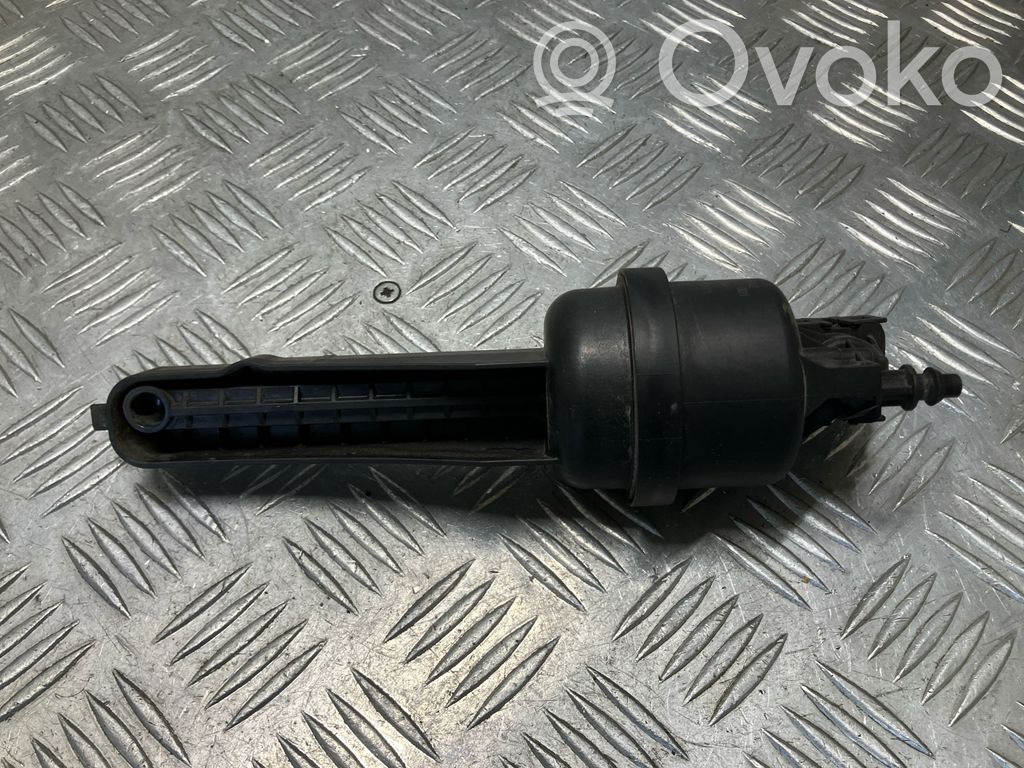 Mercedes-Benz C W204 Other engine bay part 