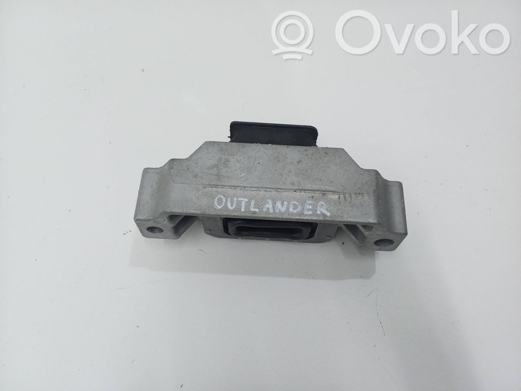 Mitsubishi Outlander Engine mount bracket 