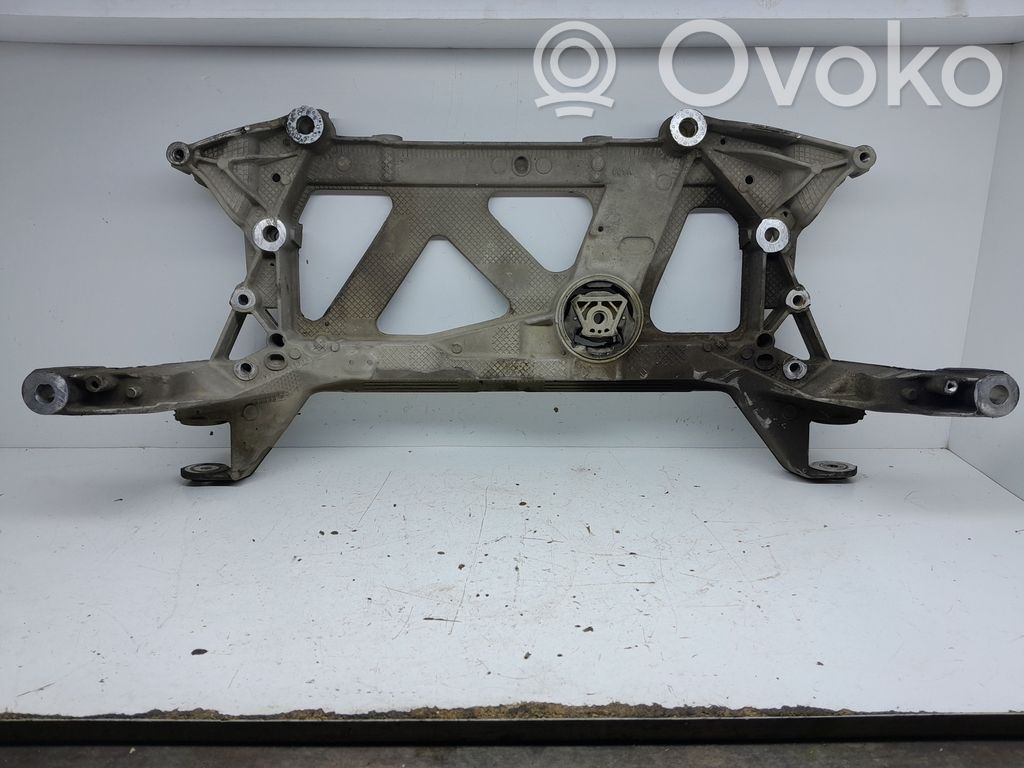 Audi A3 S3 8V Priekinis traversas 
