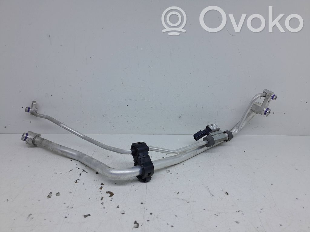Ilmastointilaitteen putki (A/C)   8R0260696B,5Q1816738Q