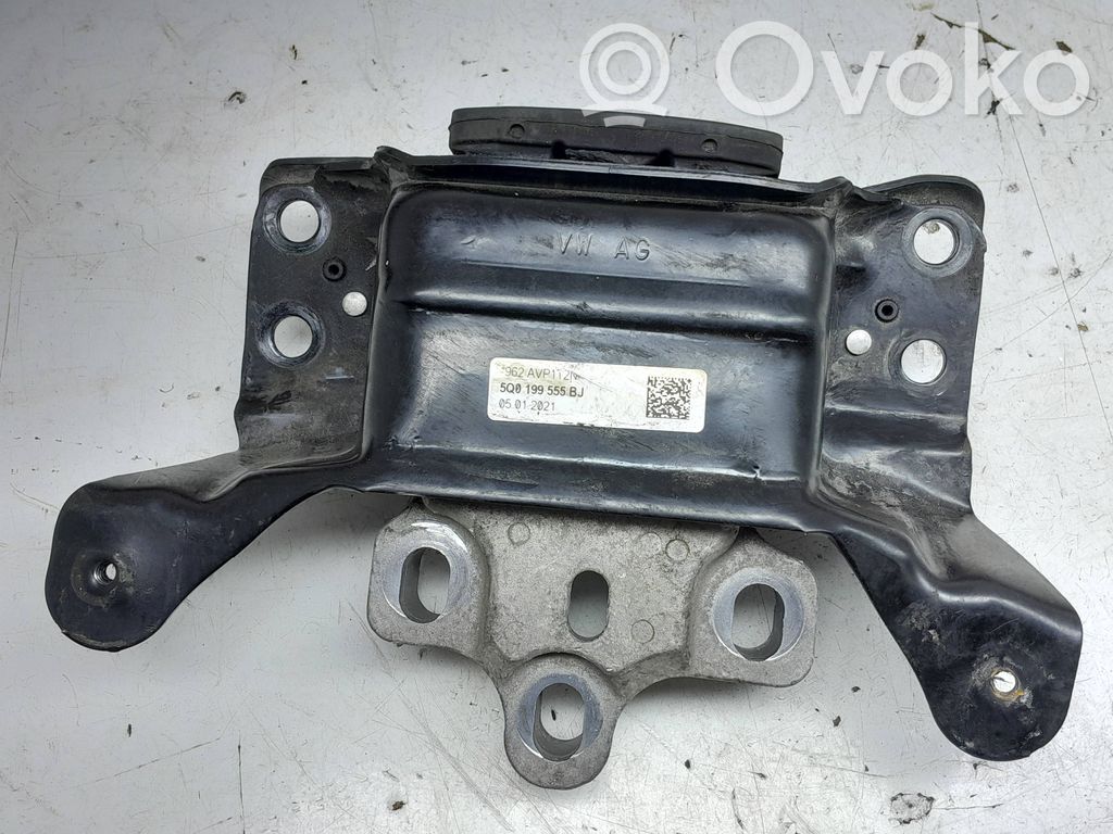 Engine mount bracket   5Q0199555BJ