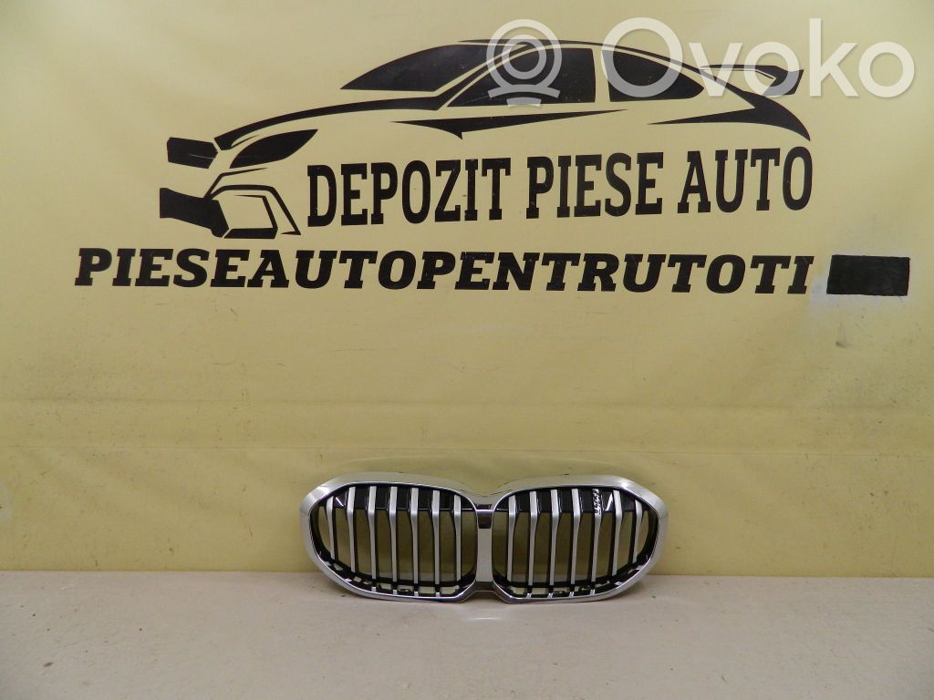 BMW 1 F40 Maskownica / Grill / Atrapa górna chłodnicy 