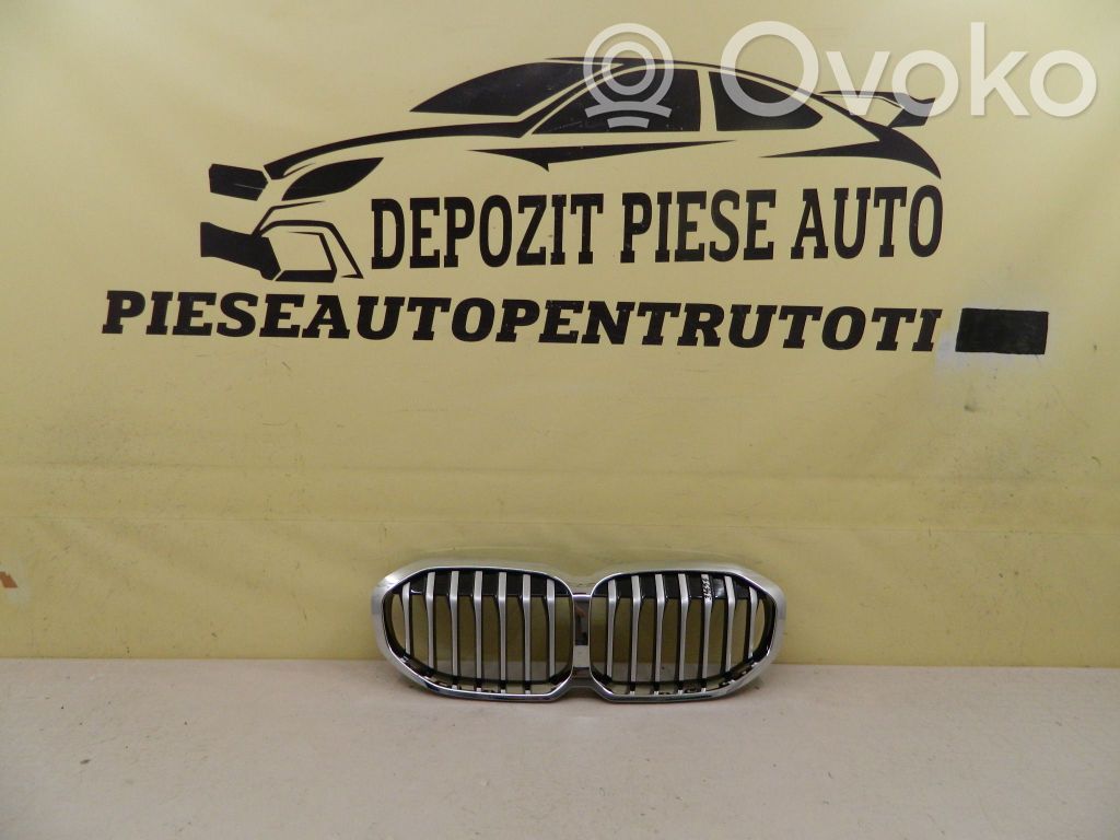 BMW 1 F40 Maskownica / Grill / Atrapa górna chłodnicy 