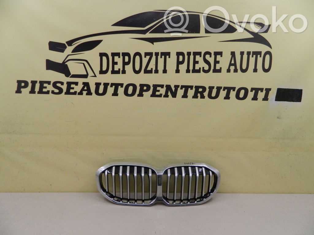 BMW 1 F40 Maskownica / Grill / Atrapa górna chłodnicy 